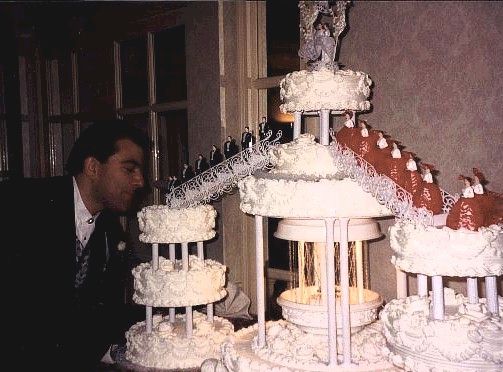 That light ain't behind the cake.